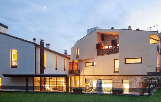 Suara Inserció hotel exterior