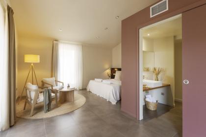 Hotel Casa Marcial Besalú - Suara Inserció