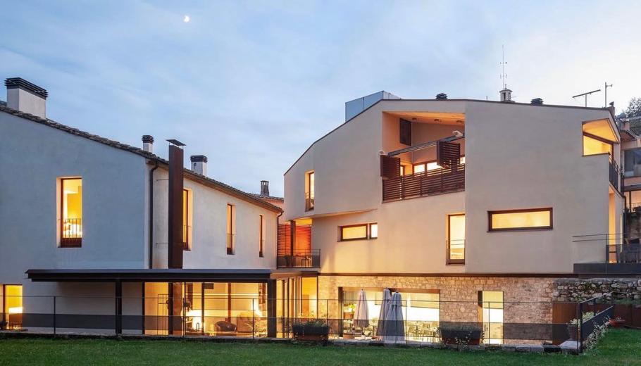 Suara Inserció hotel exterior