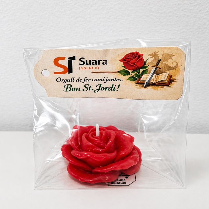 Rosa-espelma commemorativa de Sant Jordi amb targeta de Suara Inserció, detall lliurat a les treballadores.