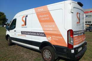 nova furgoneta elèctrica Suara Inserció